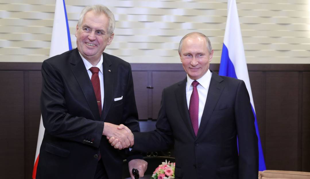 El presidente de República Checa, Milos Zeman junto al mandatario ruso, Vladimir Putin.            Foto: Getty 