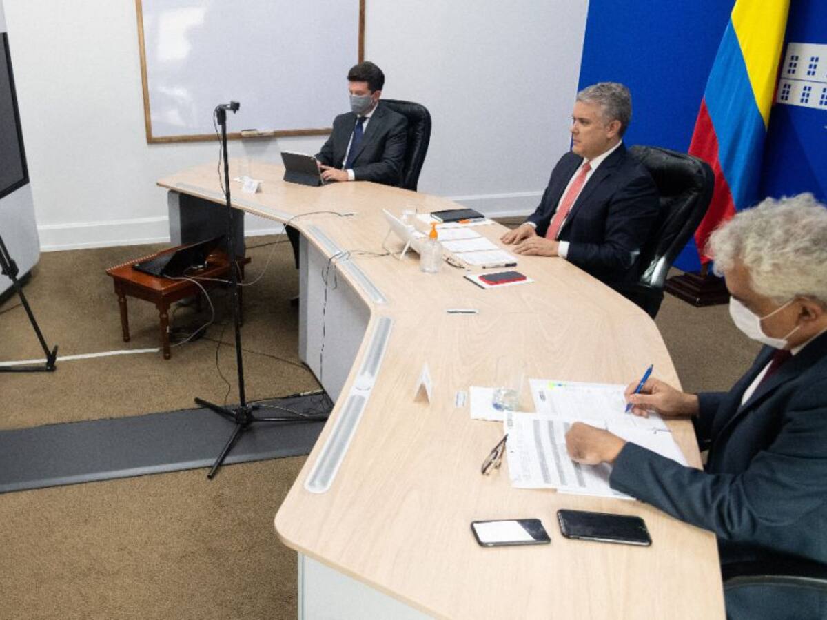 No se trata de legalizar o prohibir drogas sino de impacto ambiental: Duque