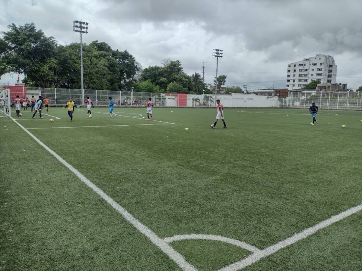 Delincuentes hurtaron más 50 balones a la Liga de Fútbol de Bolívar