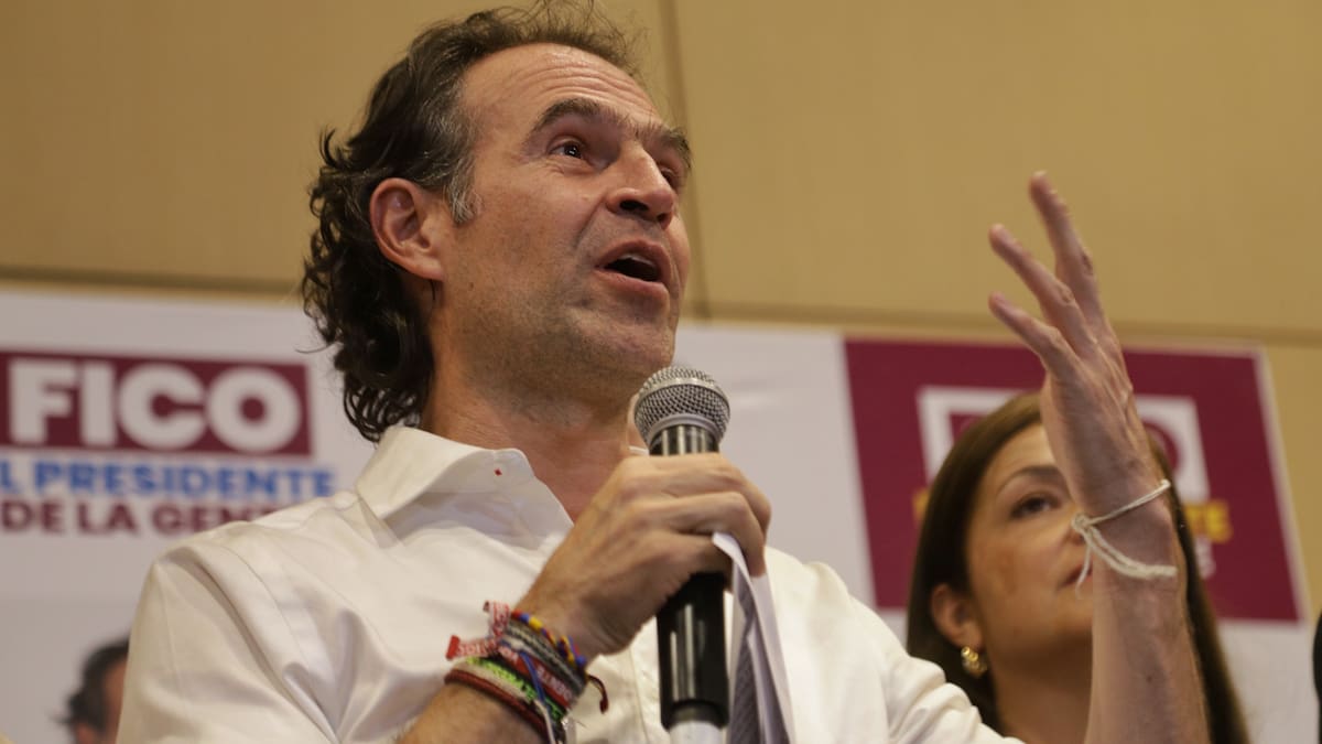 Fico entregará versión por denuncia de presunta financiación ilegal de campaña de Petro