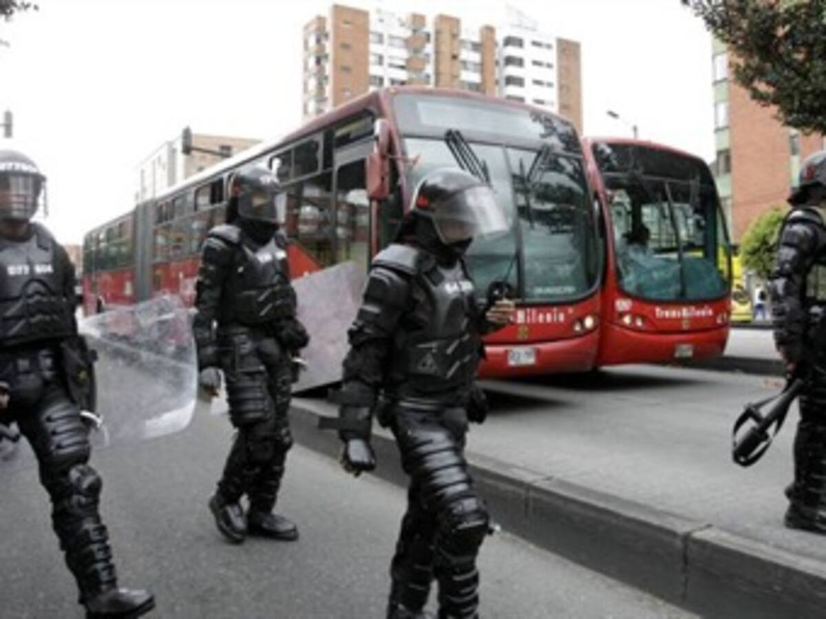 Familiares de heridos en disturbios de Transmilenio culpan al Esmad