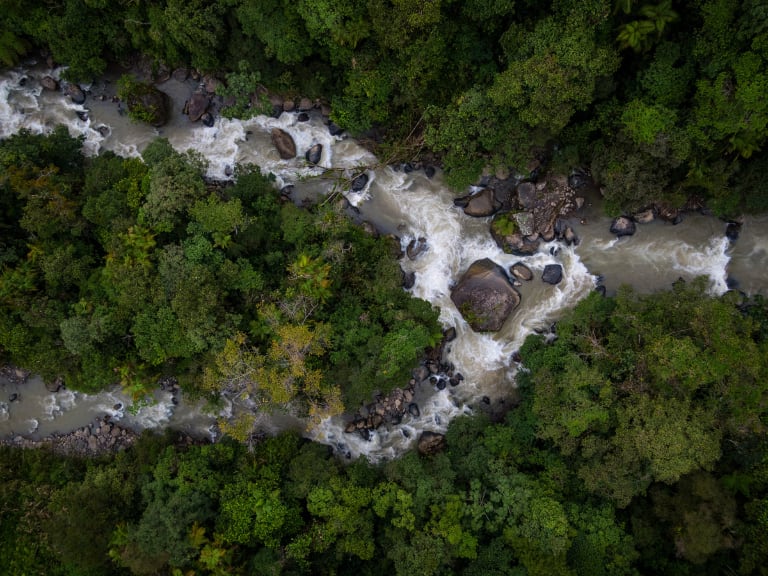 Una vista desde un dron del inicio del río Atrato (Getty Images)