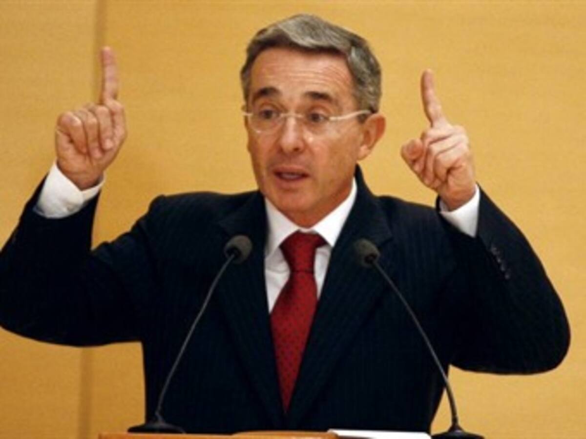 Uribe responde a las Farc sobre posibilidad de diálogo