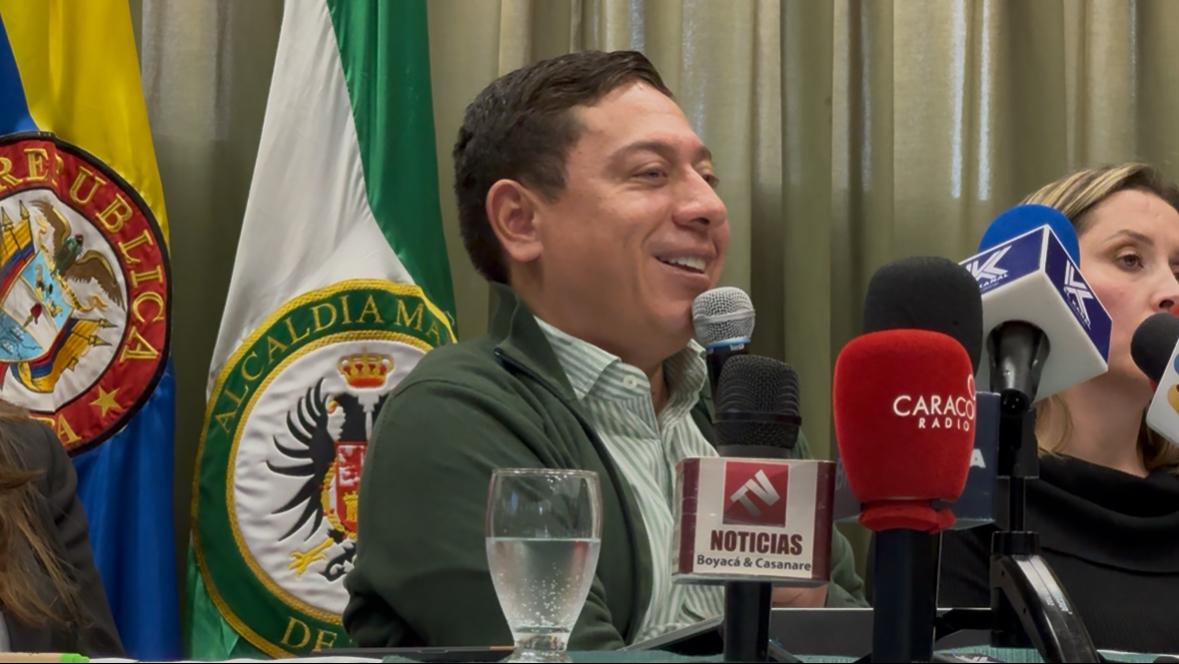 Carlos Amaya está haciendo cambios en su gabinete. Foto | Caracol Radio