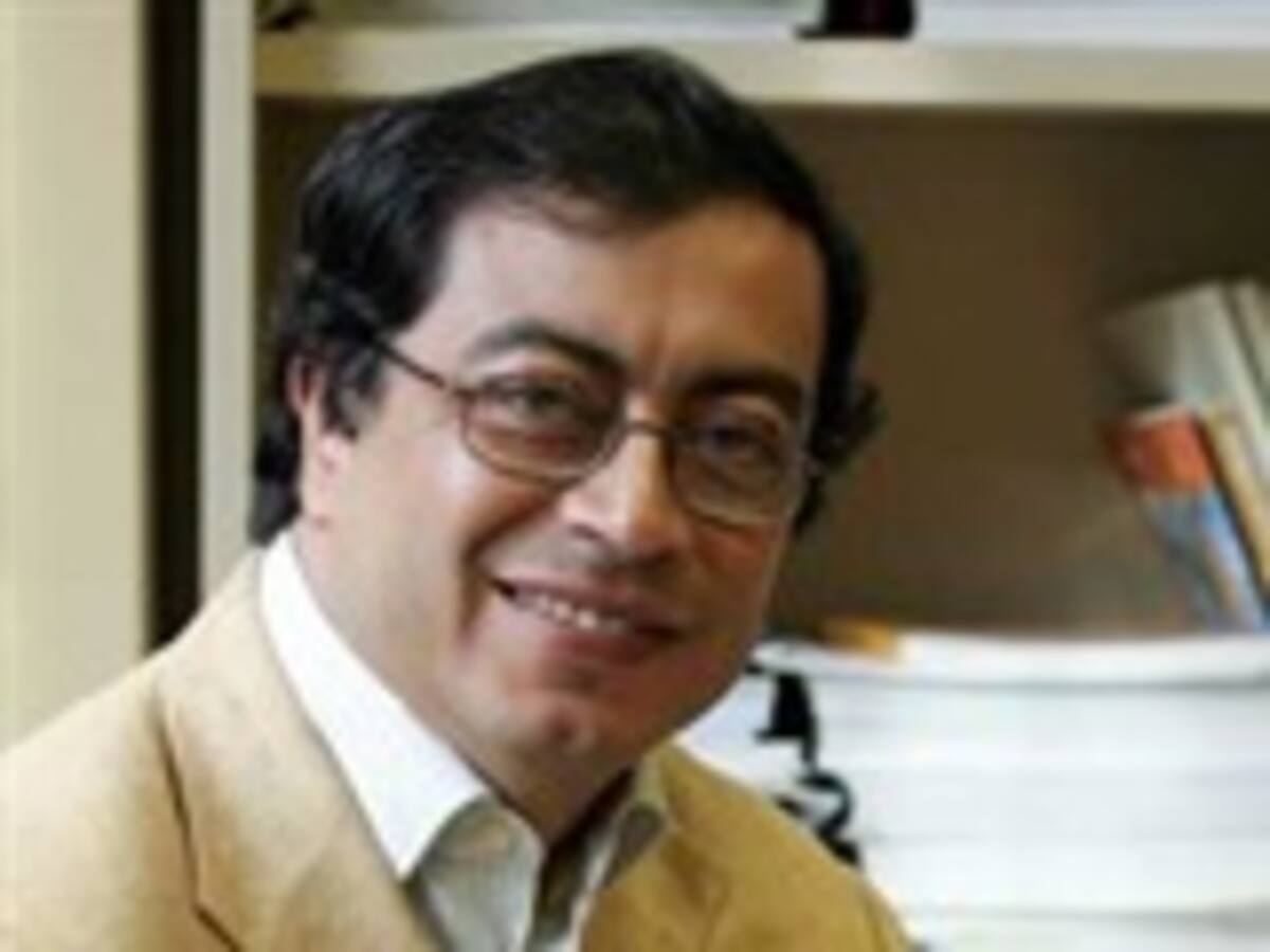 Gustavo Petro, candidato presidencial del Polo Democrático: Las bases militares aislarán a Colombia de America Latina