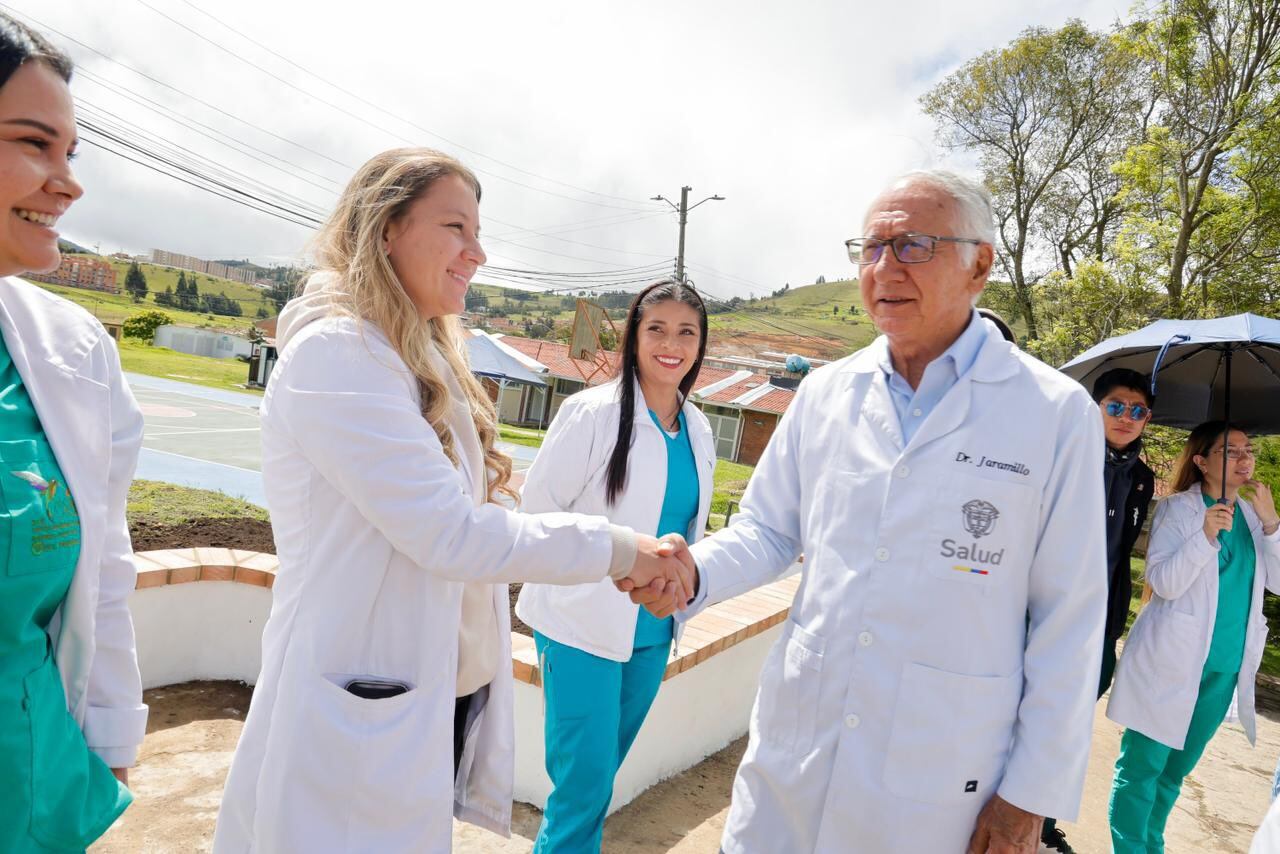 Ministro de Salud en su vista a Tunja. Fotografía: Ministerio de Salud 