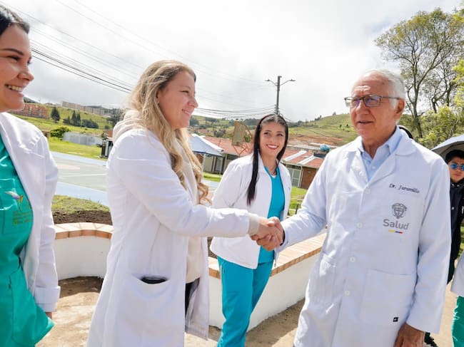 Ministro de Salud en su vista a Tunja. Fotografía: Ministerio de Salud