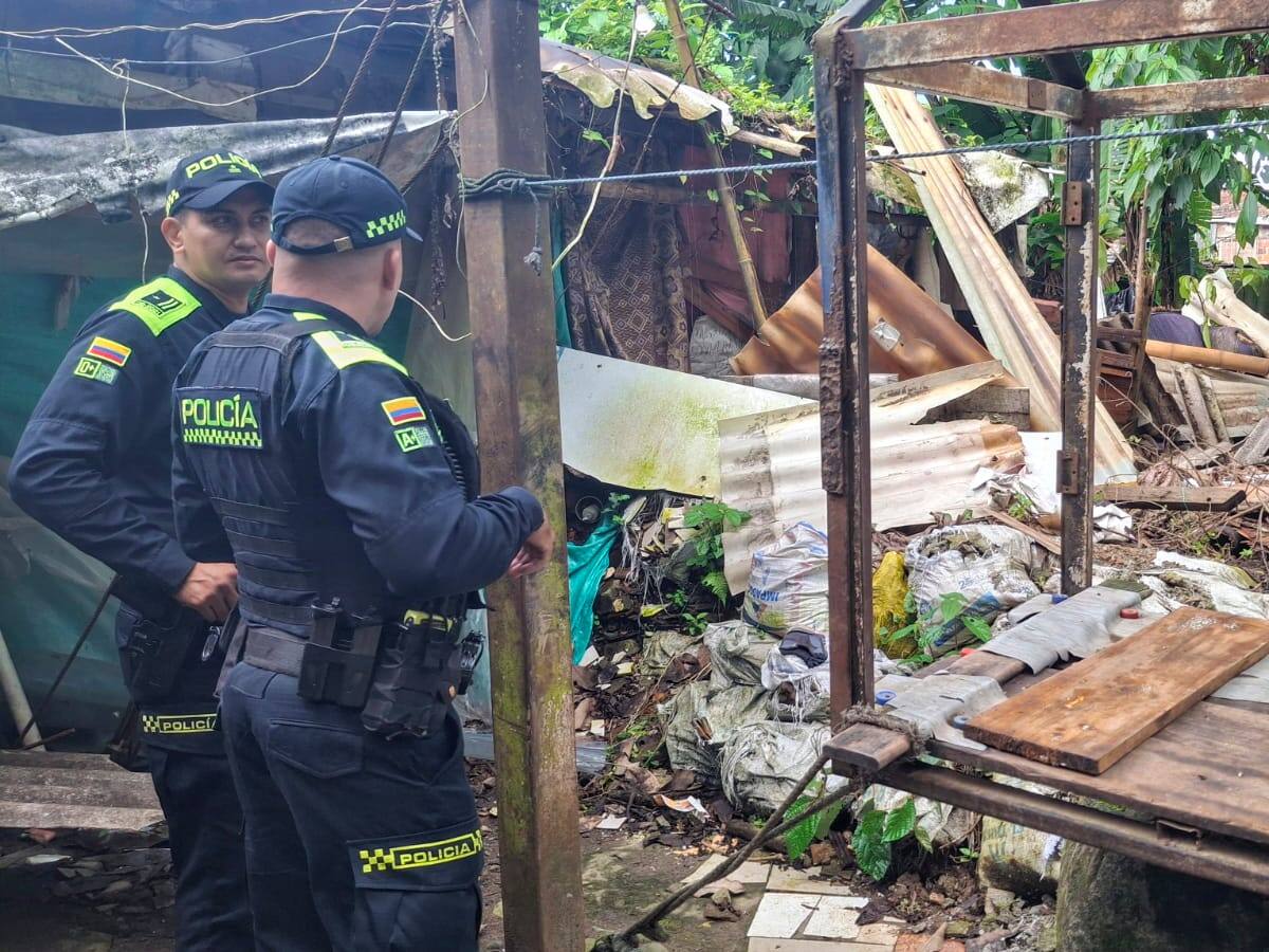 Autoridades intervienen asentamientos ilegales y refugios de delincuentes en el río Otún