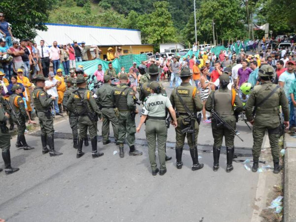 Policía fortalece protección a comunidad en el bajo Cauca