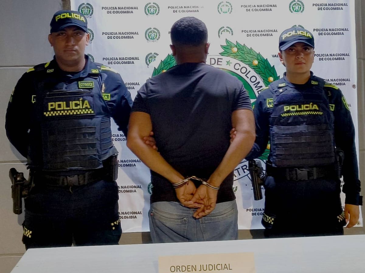 Controles policiales permitieron captura de hombre con orden judicial en el barrio Bicentenario