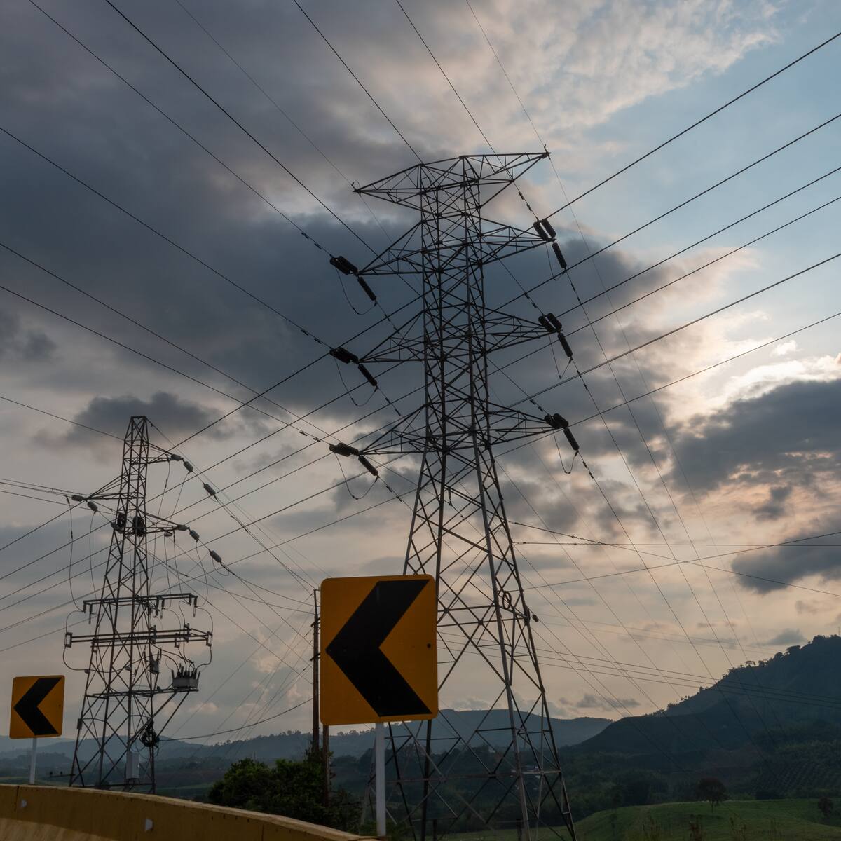 Aumentan ataques a la infraestructura eléctrica en Antioquia