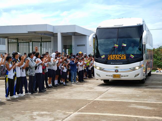 Simití ahora cuenta con megacolegio y megabús