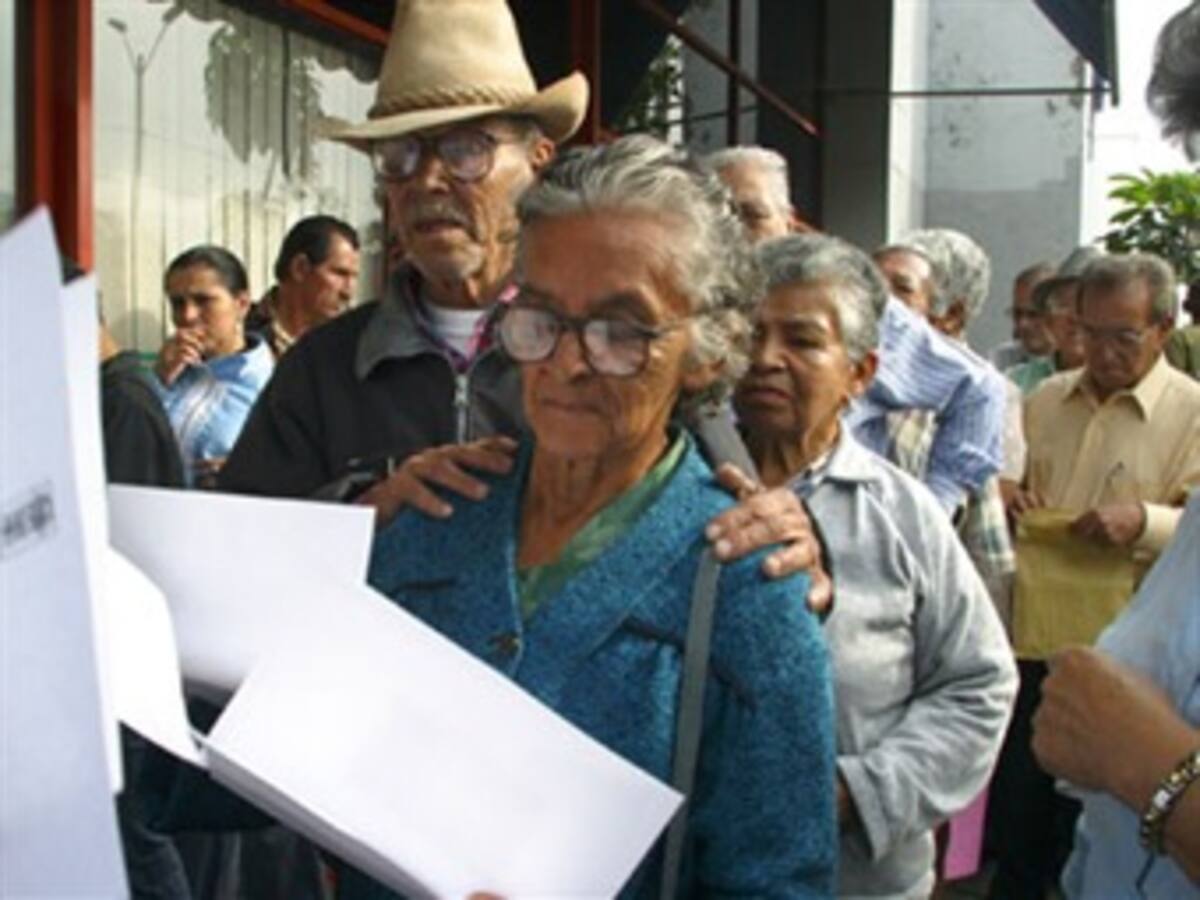 Gobierno denuncia multimillonario desangre por 'carrusel de pensiones'