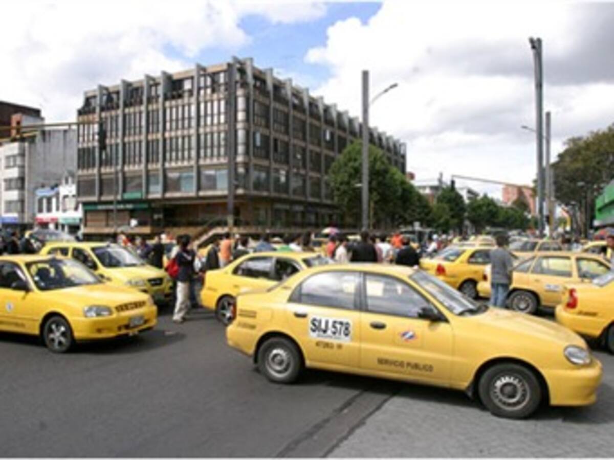 Secretario de Movilidad, partidario de prima voluntaria para los taxistas