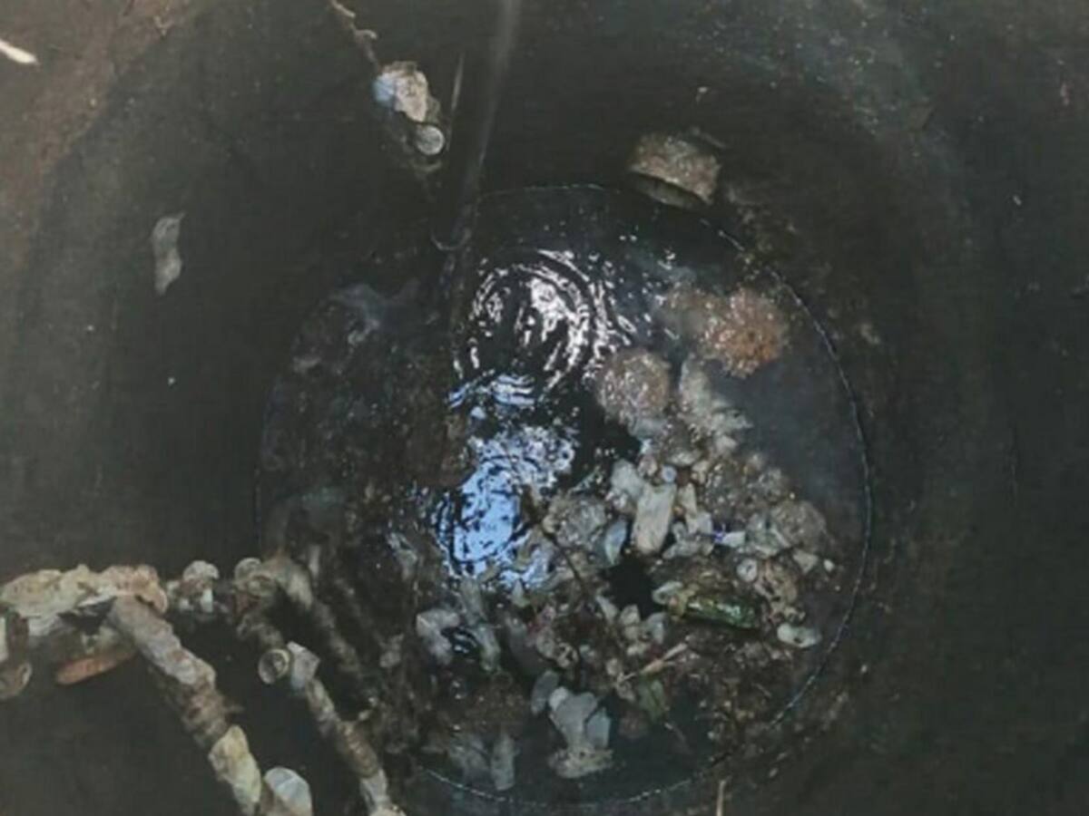 Por condones que tiran de un motel taponaron una quebrada en Florida