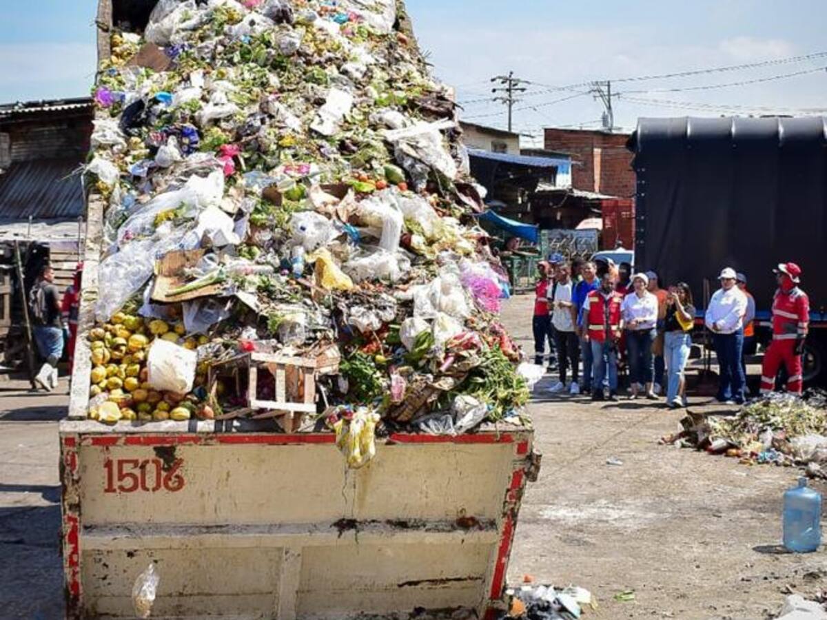 Jornada de aseo en Bazurto permitió remover 33 toneladas de desechos