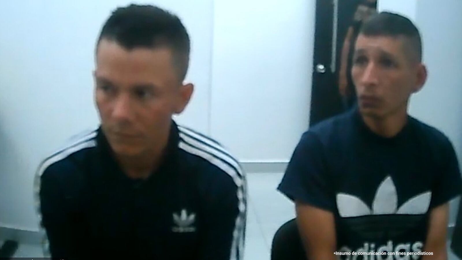 A los dos hombres les imputaron homicidio agravado; fabricación, tráfico y porte de armas, municiones de uso restringido, de uso privativo de las fuerzas armadas o explosivos agravado; hurto calificado y agravado, y ocultamiento de elemento material probatorio.