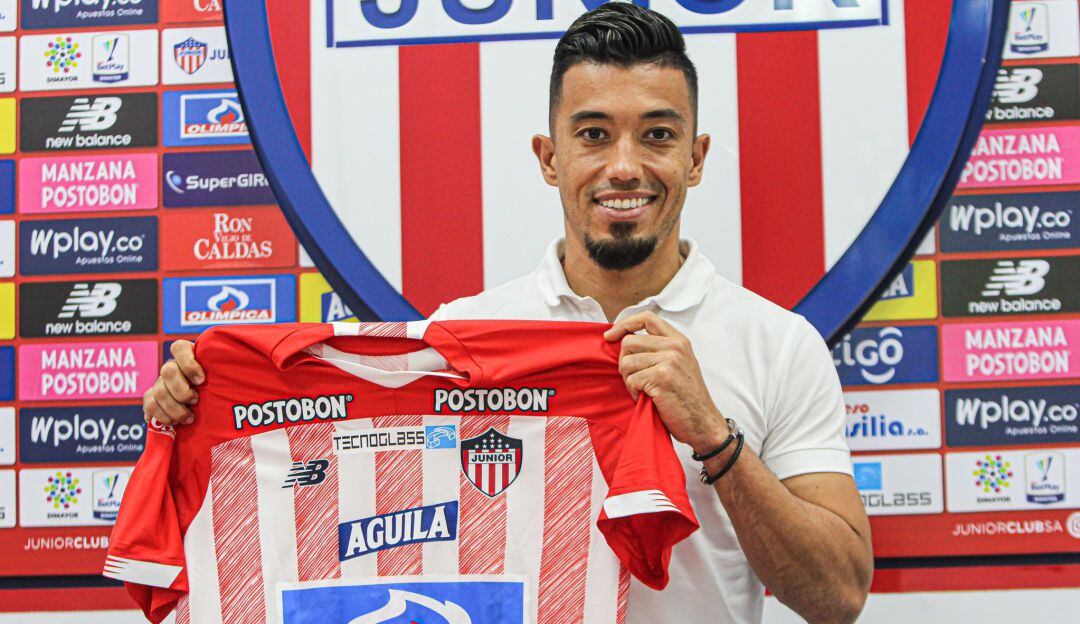 Fernando Uribe en su presentación con el Junior 