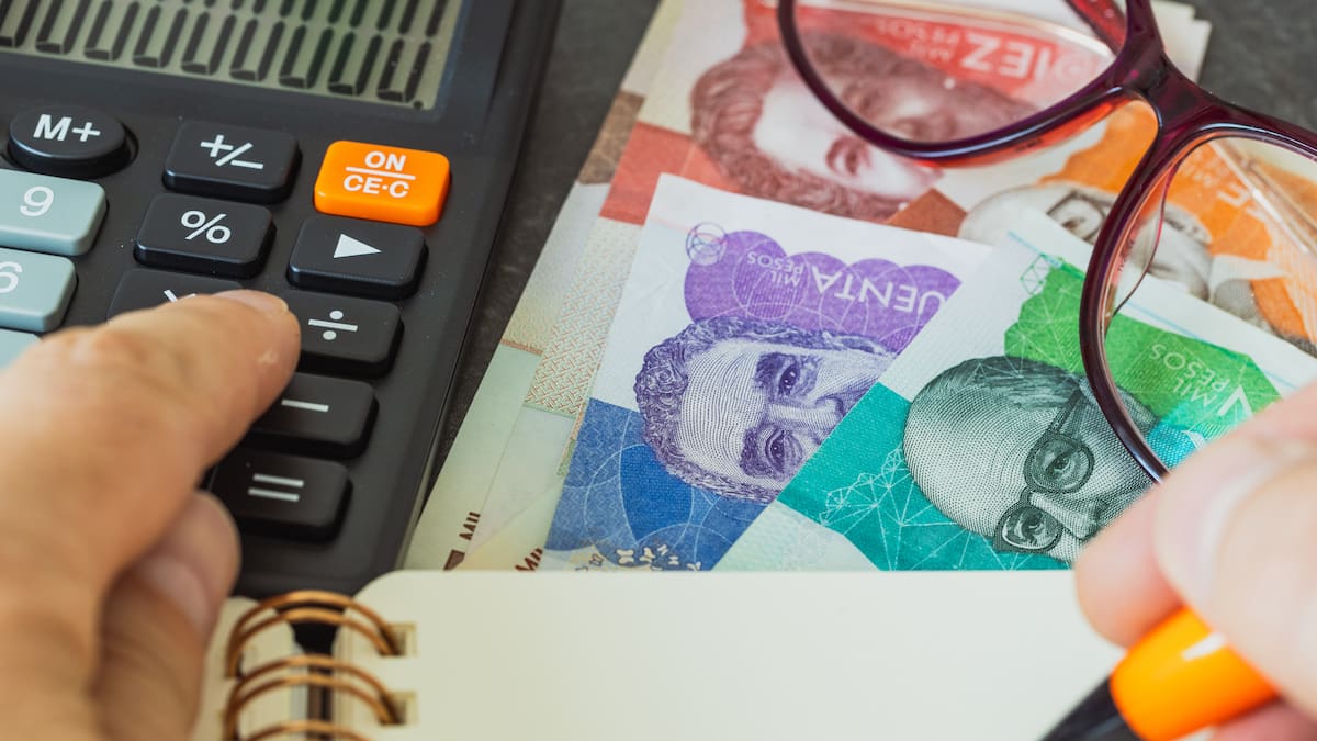 Gobierno actualiza proyecciones de 2026: bajaría el déficit y subiría la inflación, ¿y el dólar?