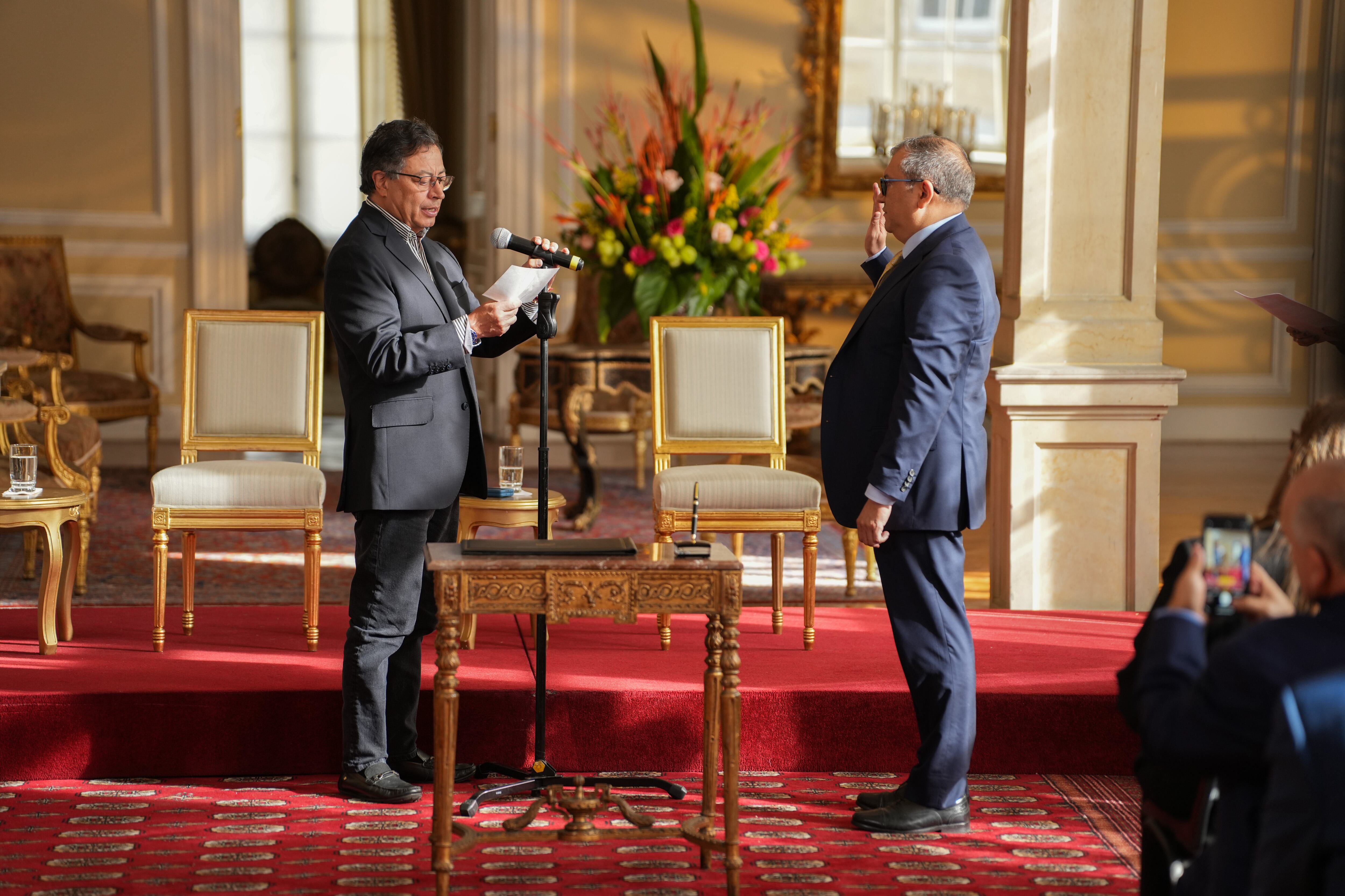 Petro posesionó al magistrado de la Corte Constitucional Miguel Polo Rosero.