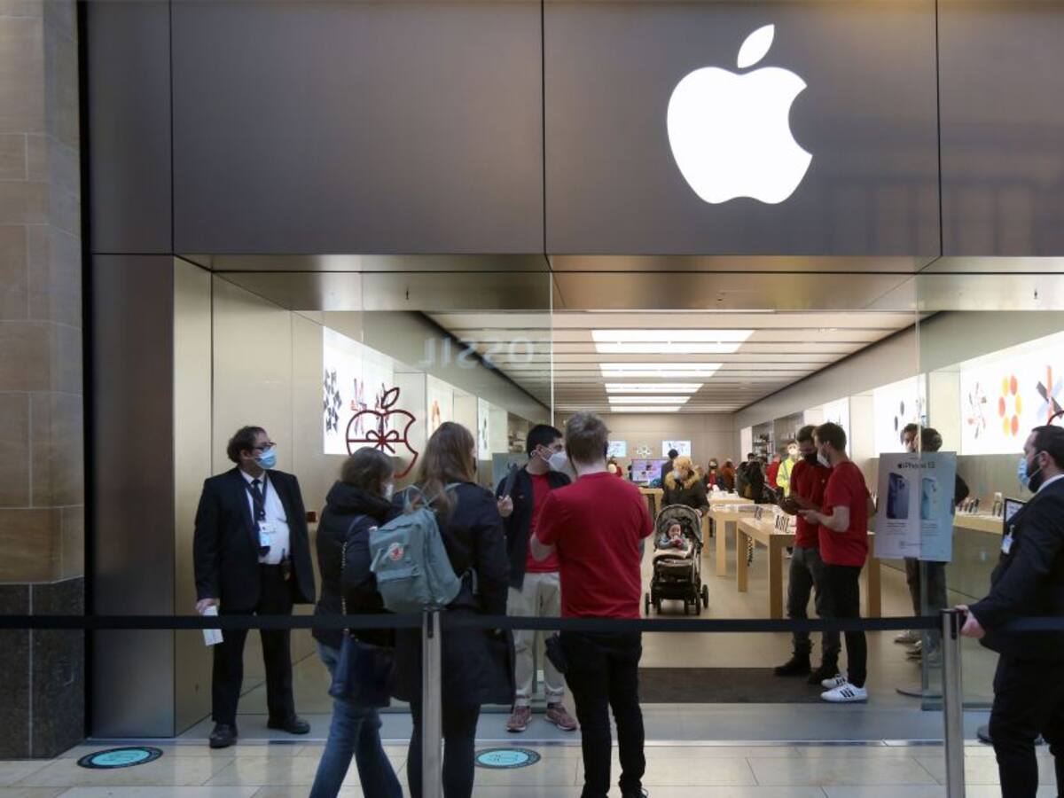 Empleados de Apple reciben 1.000 dólares para seguir trabajando en remoto