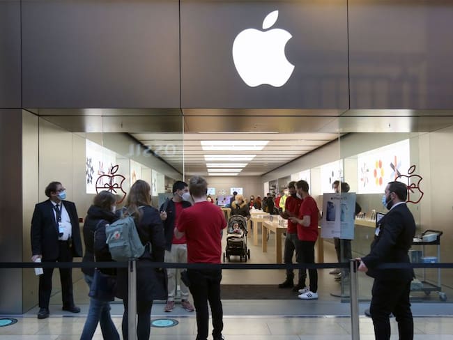 Empleados de Apple reciben 1.000 dólares para seguir trabajando en remoto