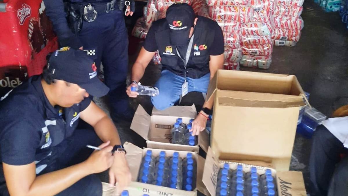 145 botellas de licor y 1.050 cajetillas de cigarrillos fueron aprehendidas en Turbaco