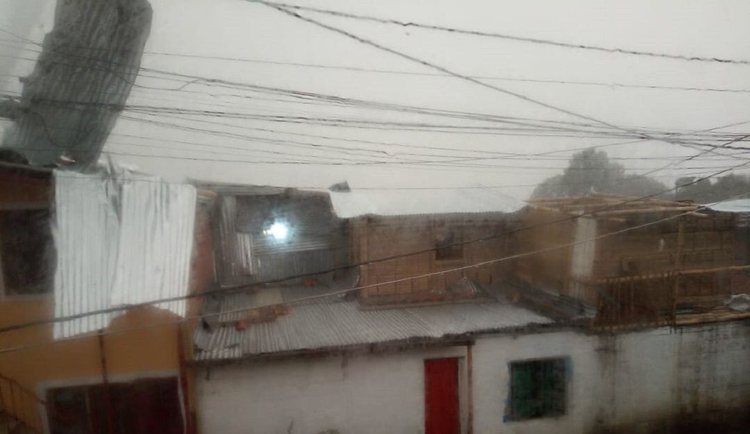 Lluvias con fuertes vientos y granizo en el municipio de Alcalá