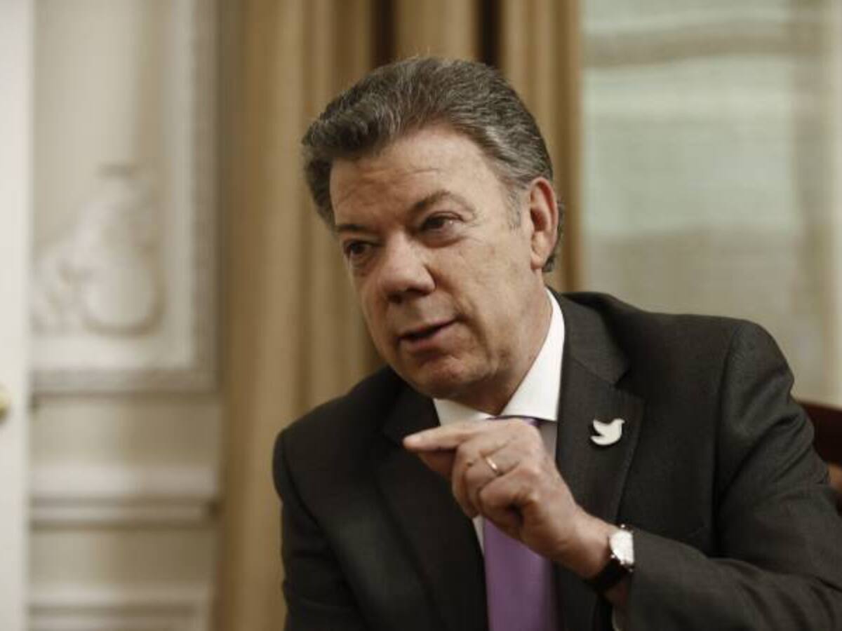 Les dije a los negociadores métanle acelerador a los acuerdos de paz: Santos