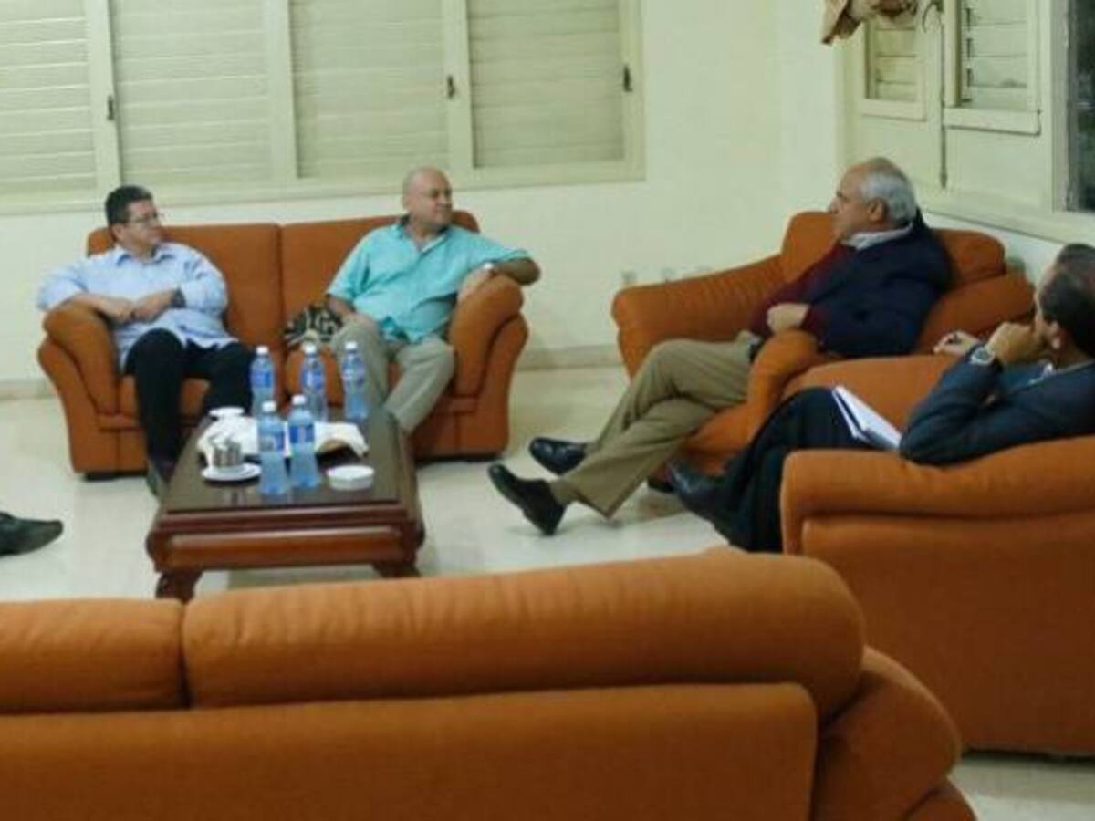 Samper se reúne con las Farc en La Habana para verificar avances de los diálogos