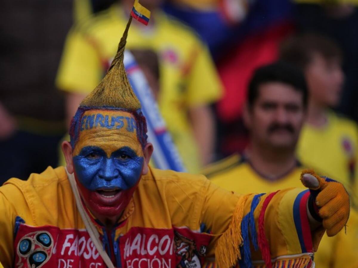¡Emocionante!: Así se se cantó el himno de Colombia en la despedida
