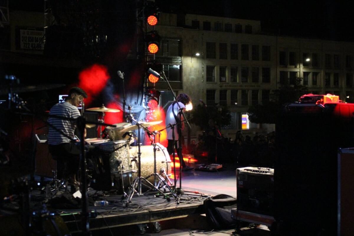 Durante la tarde y la noche del lunes 24 de junio la gente vibró con Heavy Metal en la Plaza de Nariño.