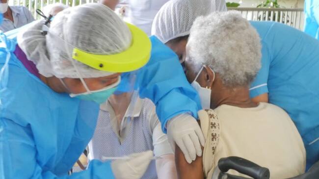 La directora del DADIS instó a la población de la segunda etapa de vacunación a esperar el agendamiento para poder ser vacunados