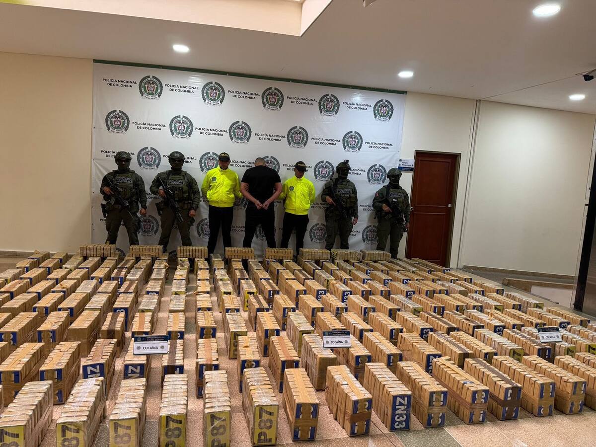 Incautan 2 toneladas de cocaína en el aeropuerto internacional El Edén de Armenia