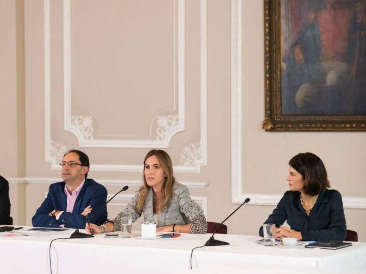 Gobierno pide agilizar debate de control político por recursos para la paz