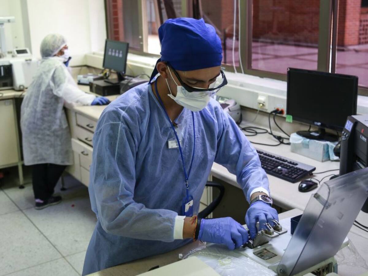 Cifras COVID en Colombia: 16.805 nuevos casos y 295 fallecidos