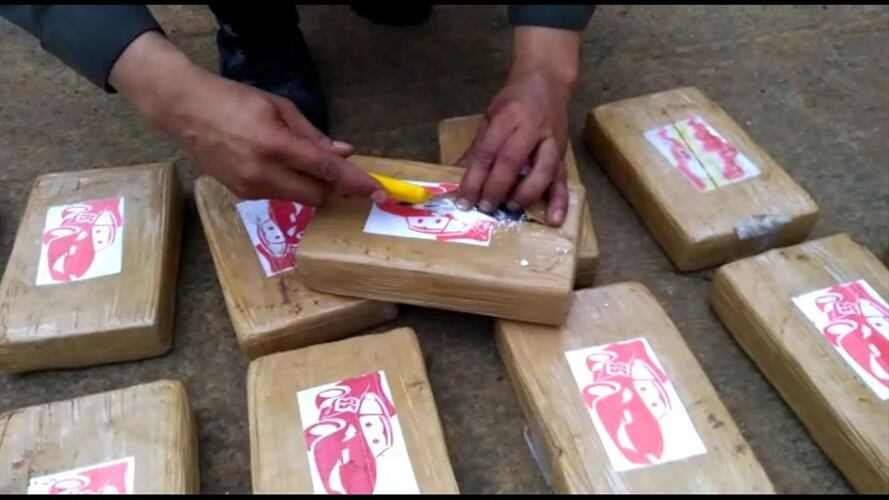 La mercancía avaluada en más de mil doscientos millones de pesos iba oculta en un camión con doble piso. Foto: Policía Valle del Cauca