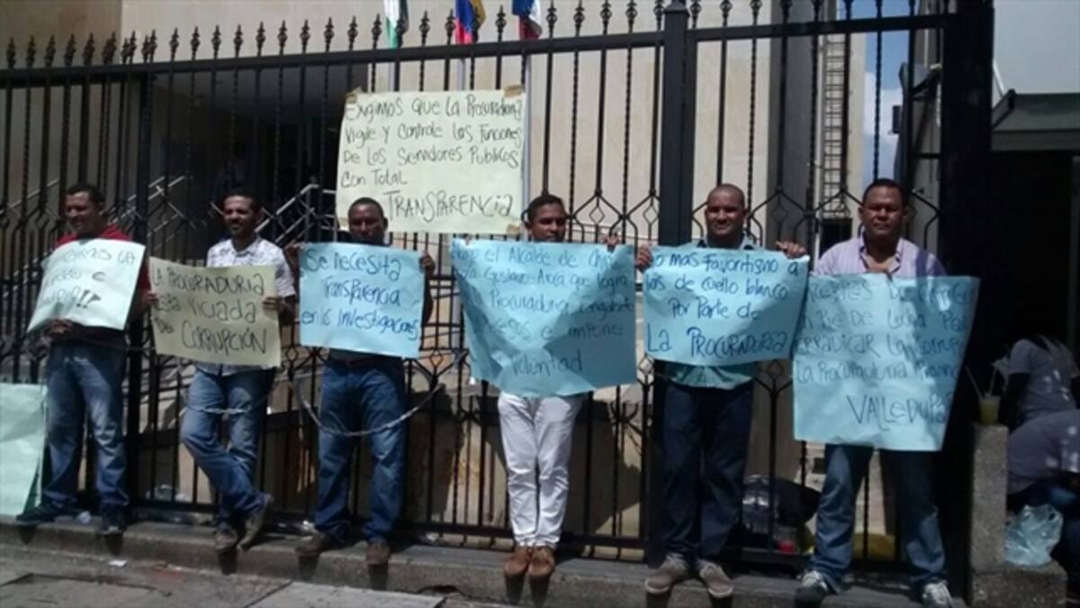 Concejales de Chiriguaná se encadenaron ante Procuraduría