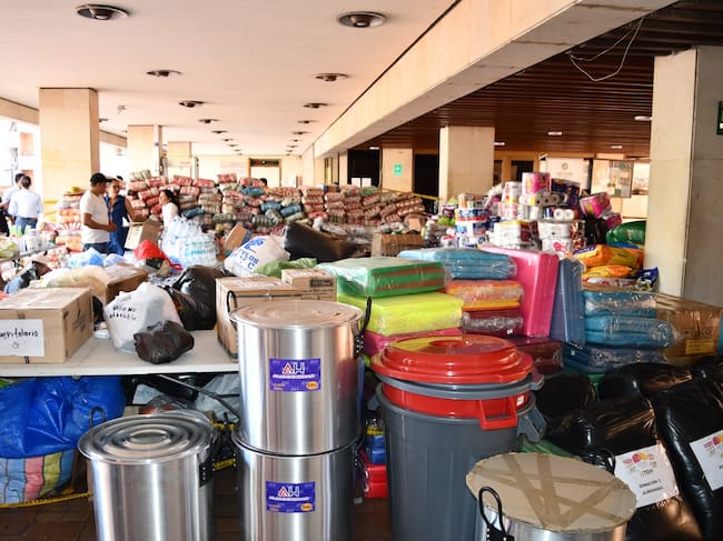 El centro de acopio en la Gobernación del Huila debió ser ampliado ante el volumen de donaciones recibidas. Foto Gobernación del Huila.