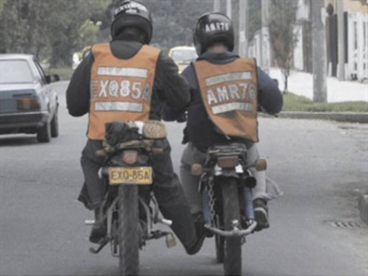 Motociclistas tomarán medidas para levantar uso obligatorio del chaleco reflectivo