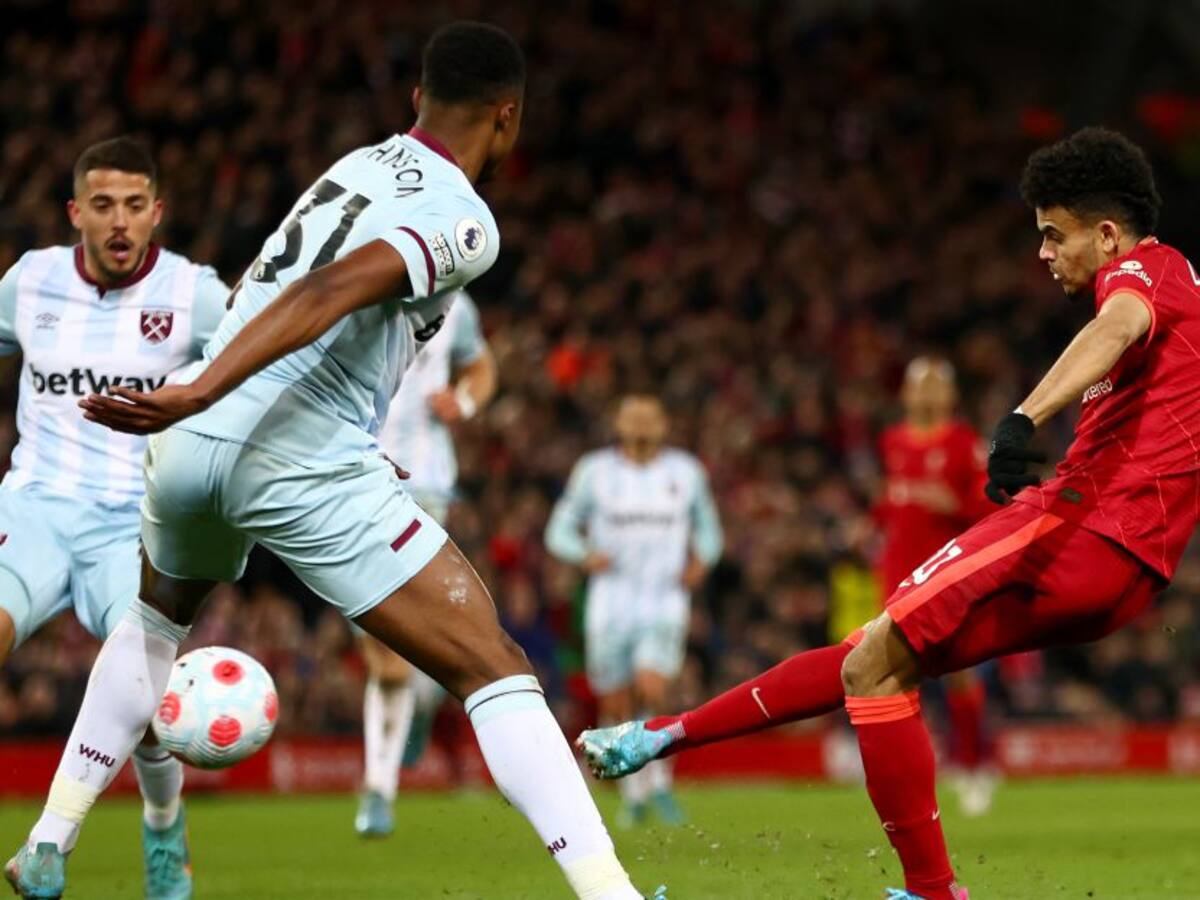Luis Díaz titular en la victoria de Liverpool frente a West Ham