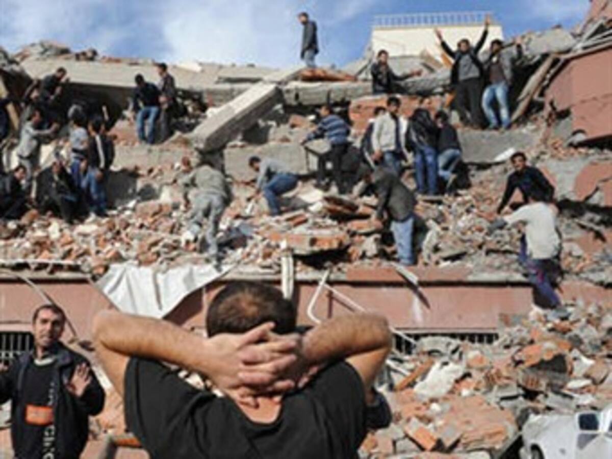 Aumenta hasta 432 el número de muertos por el terremoto en el este de Turquía