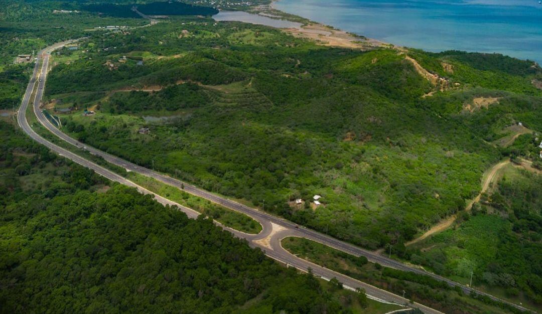 Doble calzada de la vía Cartagena-Barranquilla.