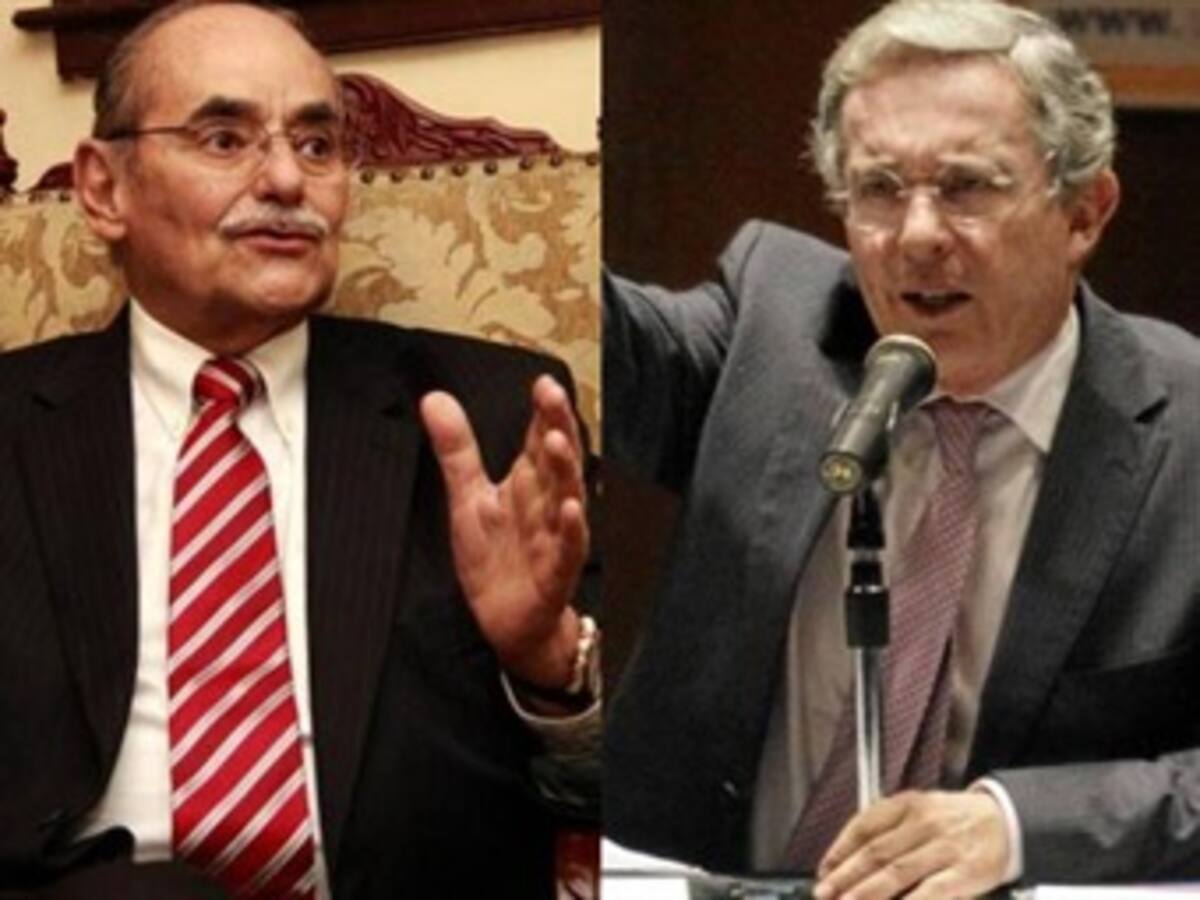 Serpa reta a Uribe a debatir y dejar de trinar