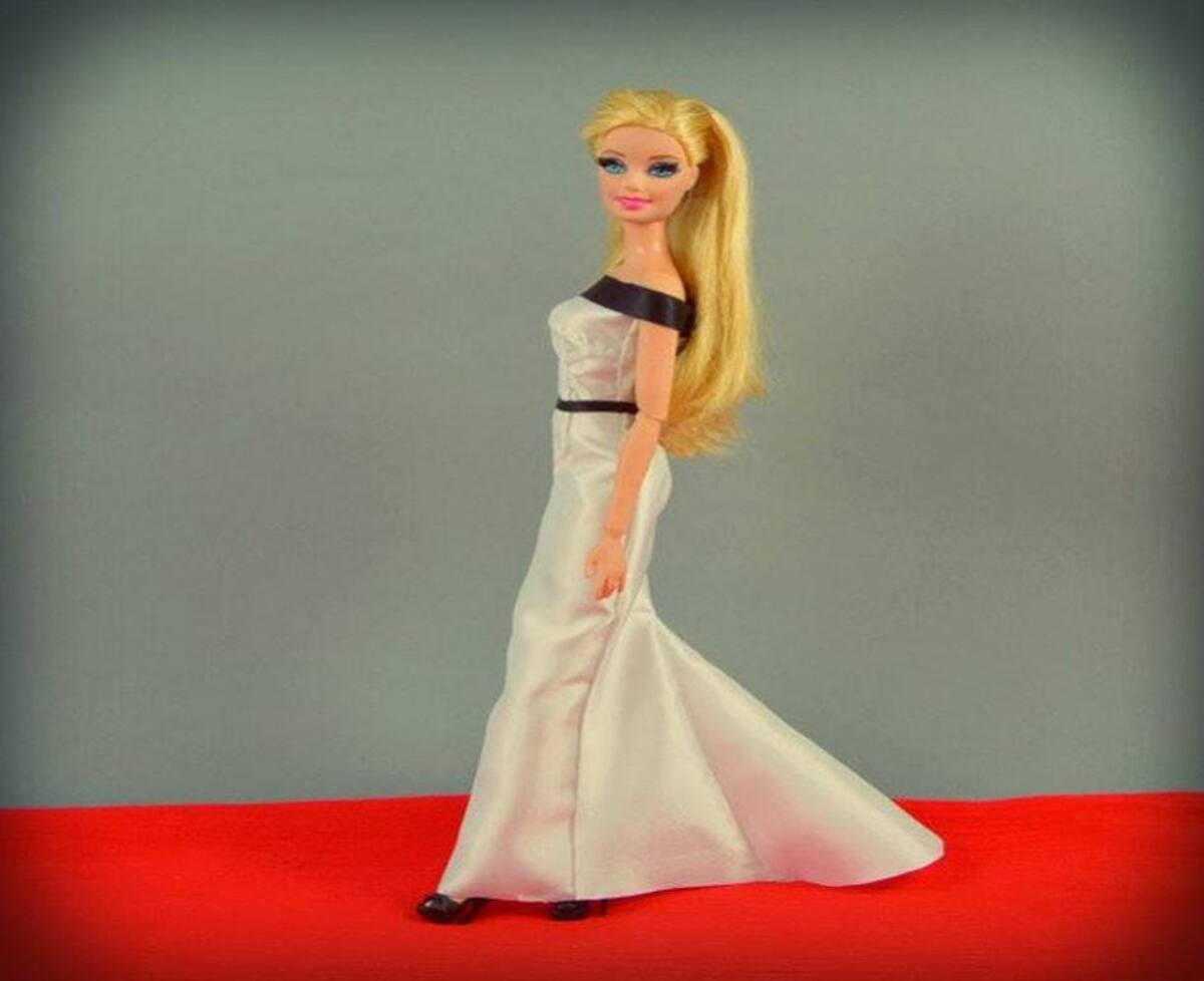 A través de su cuenta @mariaang2002, María Angélica Padilla muestra sus diseños en el cuerpo de muñecas. La siguen cerca de 5.000 personas.