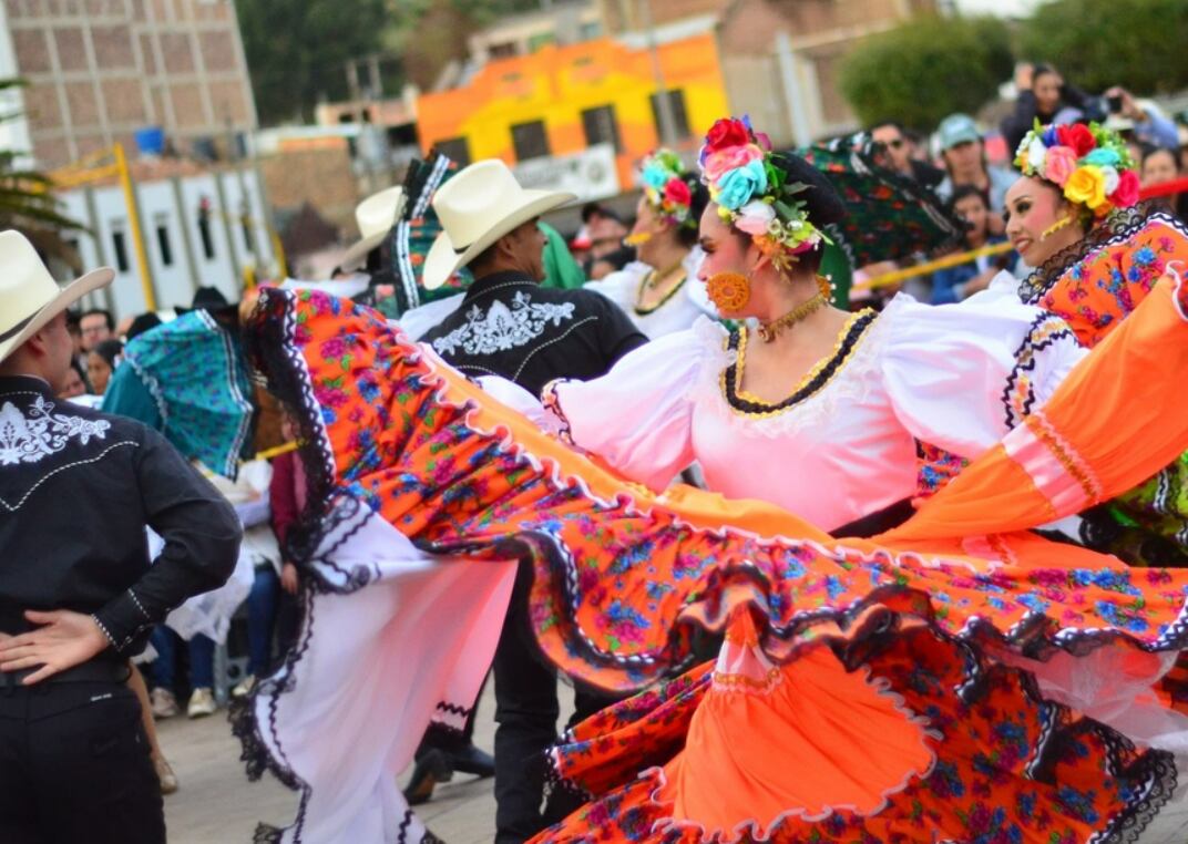 El desfile de carrozas y comparsas partirá del Molino Sugamuxi, irá hasta la Plaza Seis de Septiembre y volverá por la carrera 12 hasta el sector de almacenes Metro | Foto Suministrada a Caracol Radio