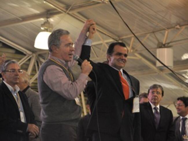 Seré buen alumno y nunca lo defraudaré presidente Uribe: Zuluaga