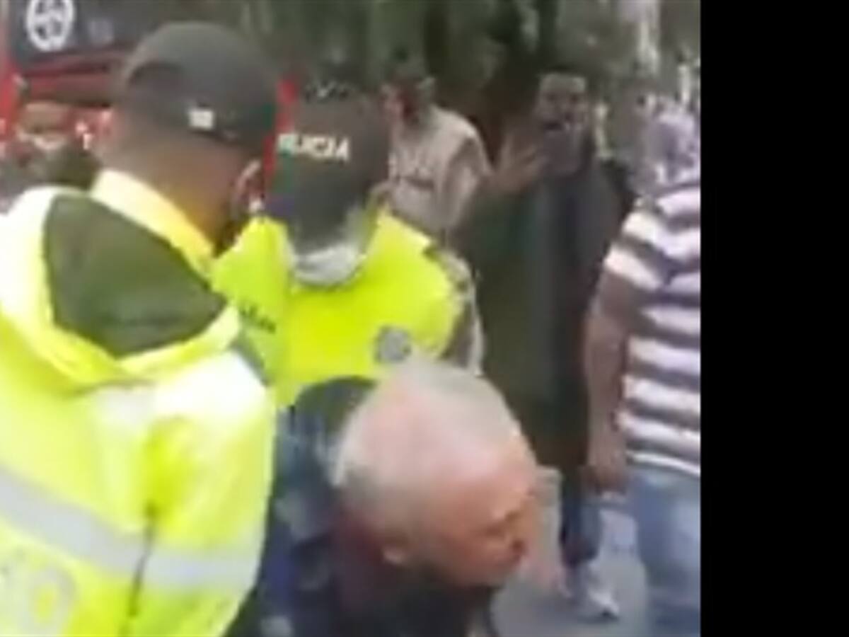 Comandante de Policía Metropolitana de Bogotá responde por agresión a vendedor ambulante