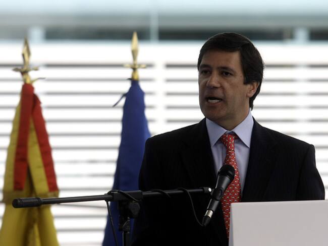 “Yo he sido víctima de que nos sembraron un laboratorio”: exembajador Fernando Sanclemente.