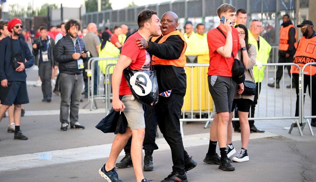 Afueras del Stade de France.